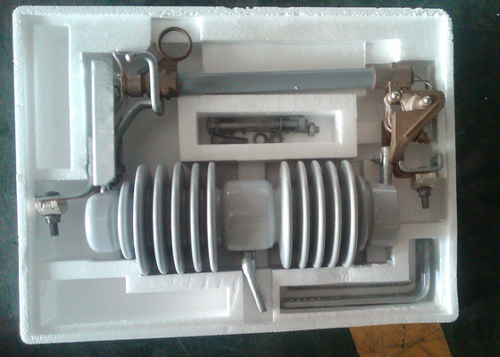 100A-200A Porcelain Fuse Cutout dengan 12,5kA Nominal Breaking Current