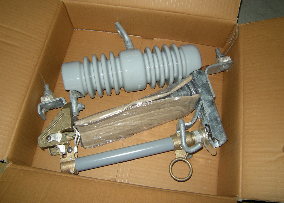 15KV Dropout Fuse Cutout Untuk Distribusi Daya Berkelanjutan Dengan Jarak Creepage 600mm